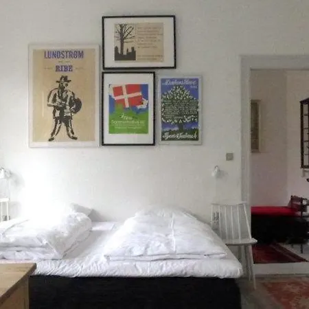 Bed & Breakfast To Sammenhaengende Vaerelser Med Udgang Til Have 3*