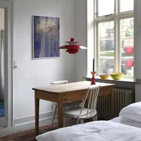 To Sammenhaengende Vaerelser Med Udgang Til Have Bed & Breakfast