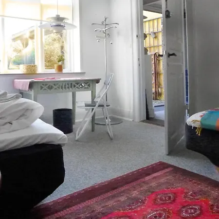 To Sammenhaengende Vaerelser Med Udgang Til Have Bed & Breakfast