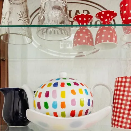 To Sammenhaengende Vaerelser Med Udgang Til Have